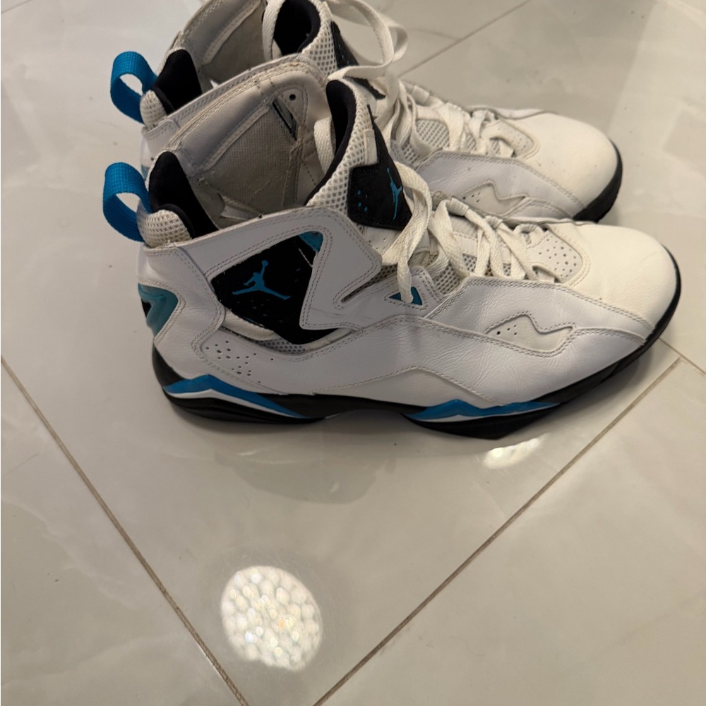 Air Jordan 7’s Retro Vintage - White and Blue High-Top Sneakers